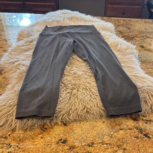 Lululemon Align 21” leggings. Grey color size 6. Like new! No pilling!